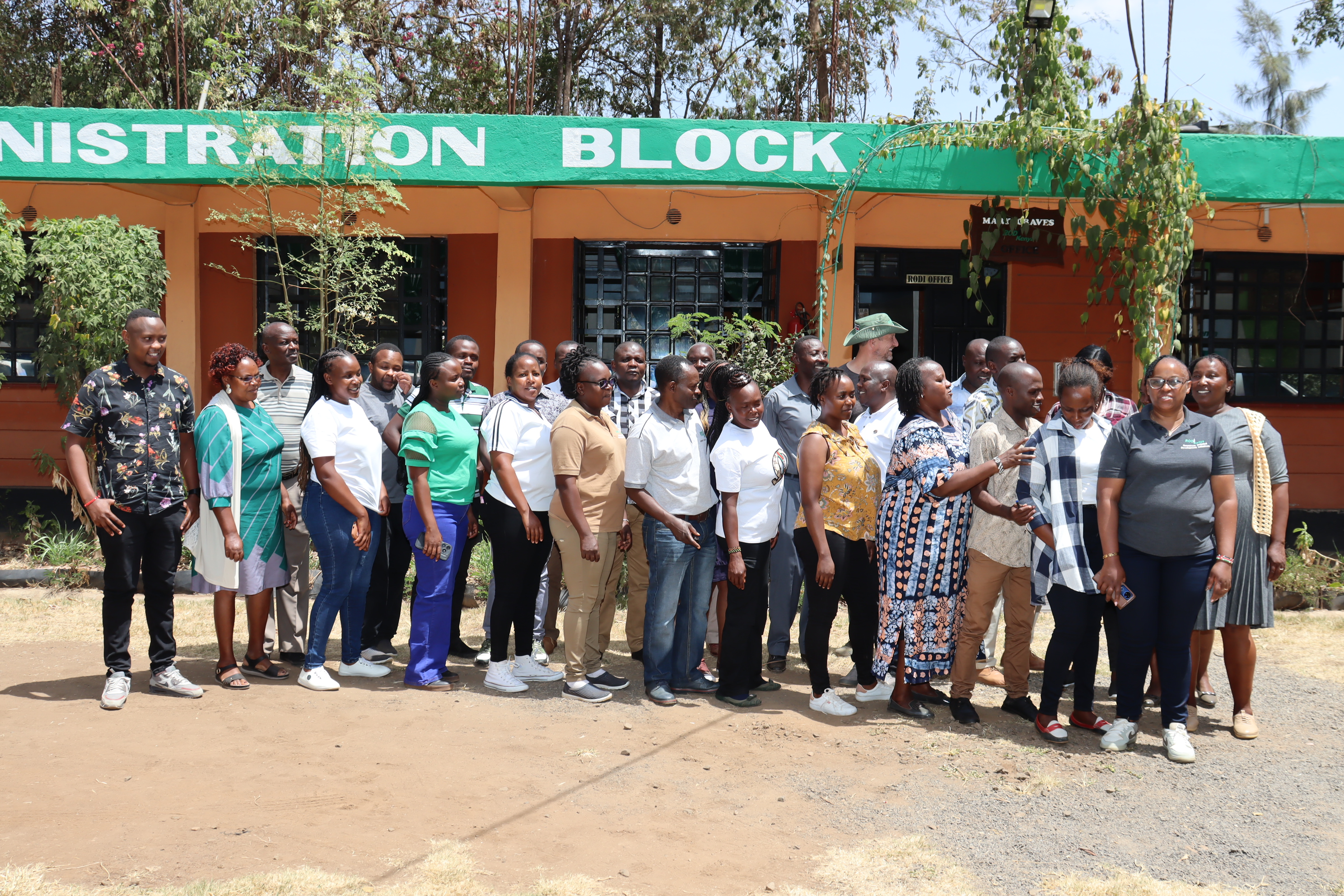 Rodi group photo during gls visit